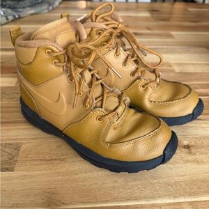 Youth Nike Manoa Outdoor hiking boots